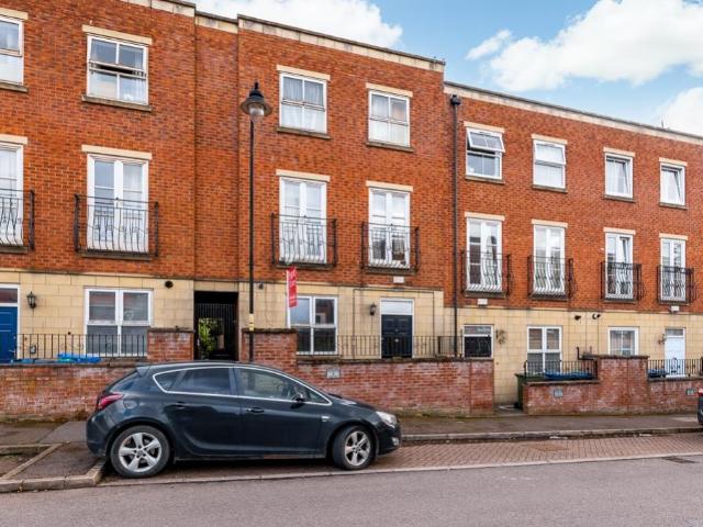 House for sale in St Thomas, Boston