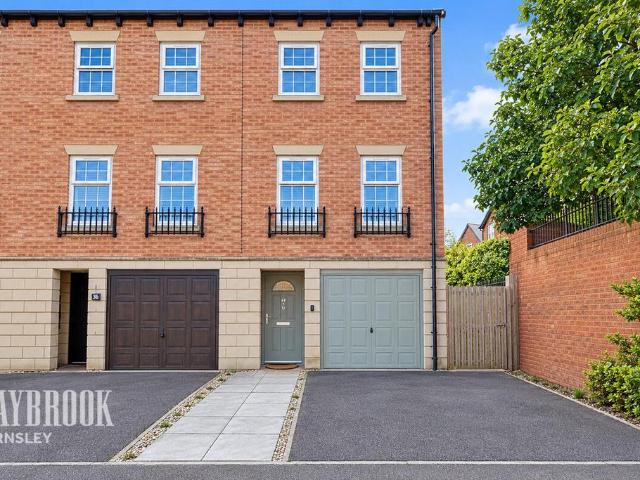 House for sale in Measborough Dike, Barnsley