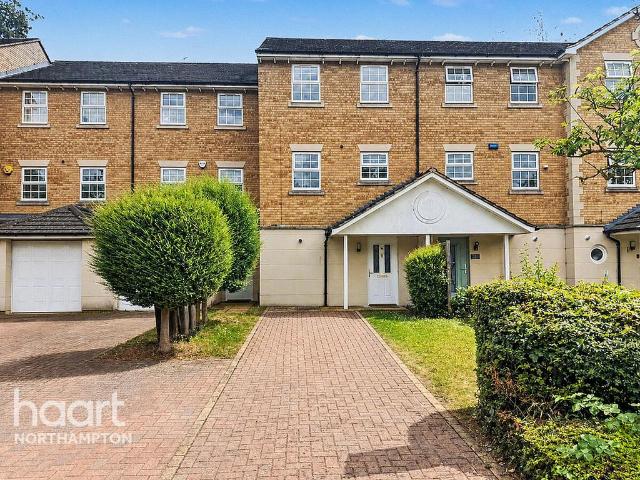 House for sale in Northampton, Northamptonshire