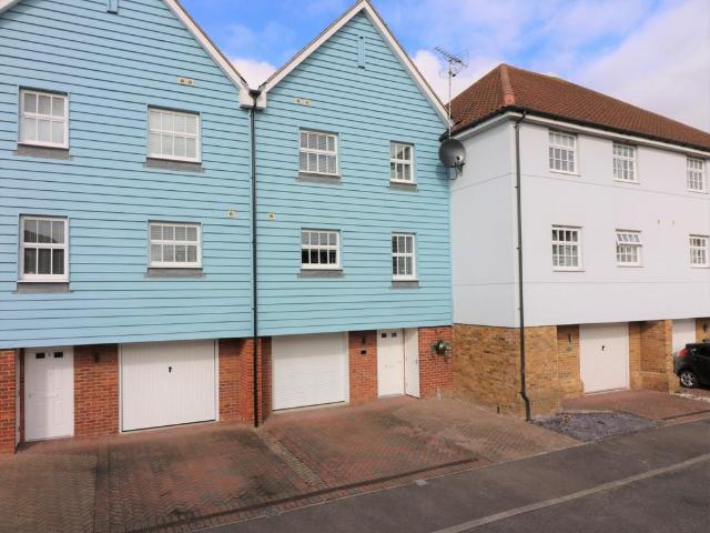 House for sale in Sandwich, Ash