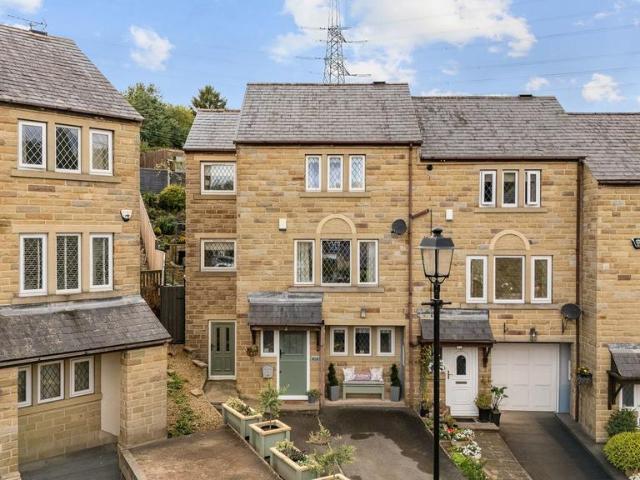House for sale in Stump Cross, West Yorkshire