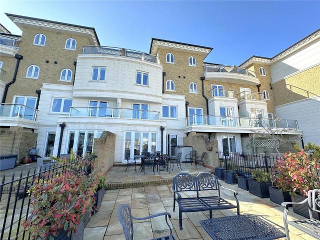 House for sale in Sovereign Harbour, Eastbourne