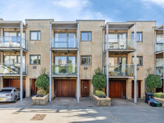 House for sale in Feckenham, City Of Bristol