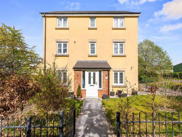 House for sale in Bishopdown, Wiltshire