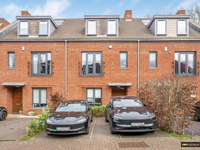 House for sale in Brookmans Park, Welwyn Hatfield