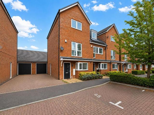 House for sale in London Borough of Hounslow, Heston