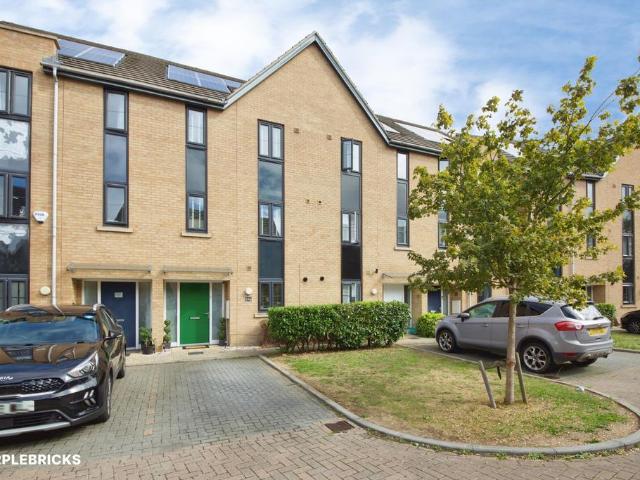 House for sale in Thames View, Greater London