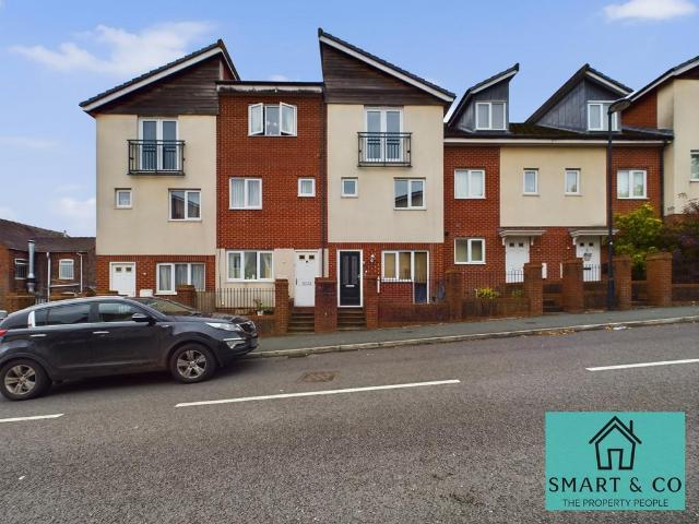 House for sale in Joiner's Square, Hanley