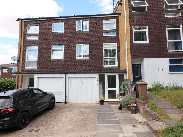 House for sale in Spring Park, Luton