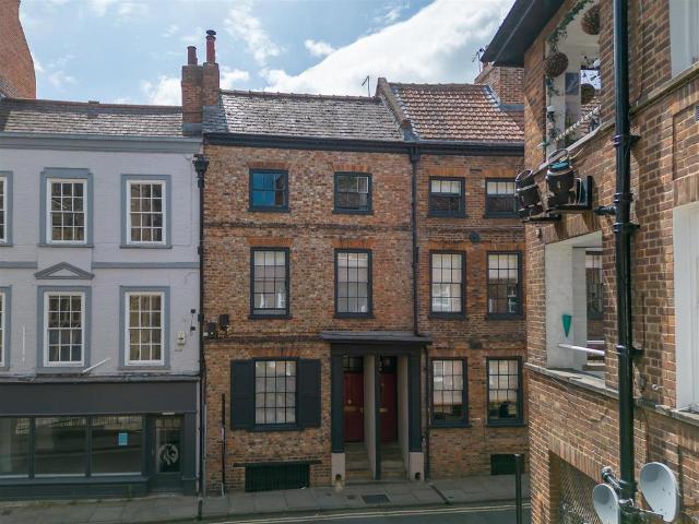House for sale in High Field, York