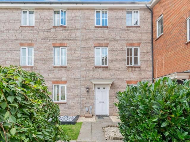 House for sale in Coedkernew, Wales