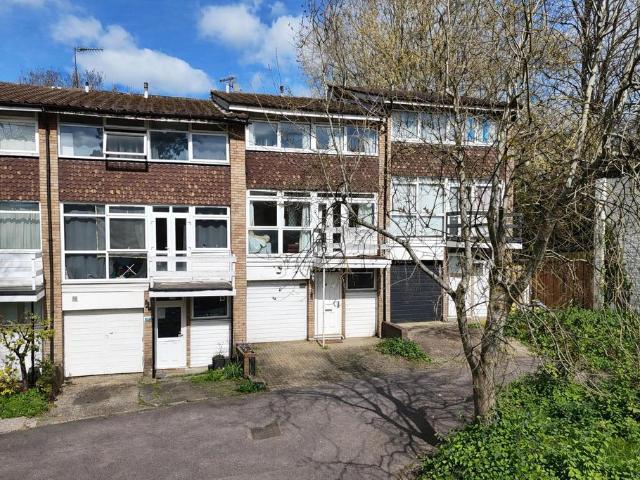 House for sale in Harrow On The Hill, Greater London