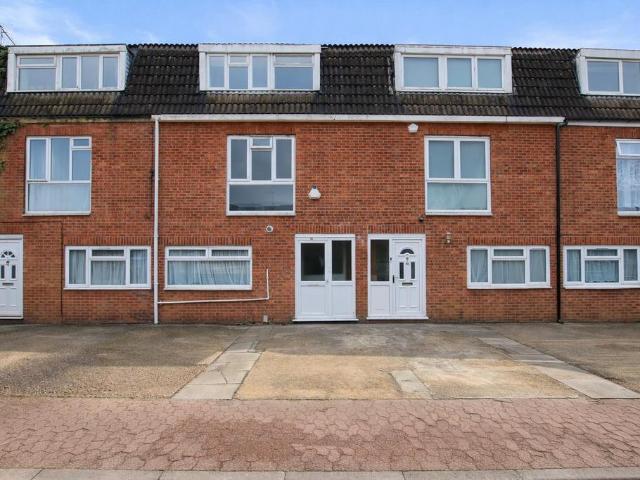 House for sale in Elstree and Borehamwood, Borehamwood