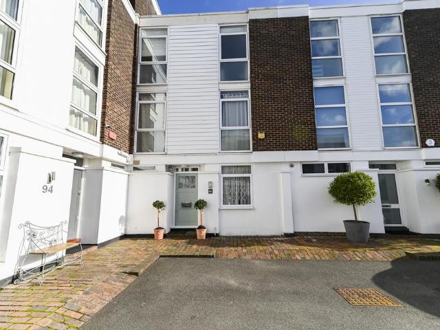 House for sale in Belsize Park, Greater London