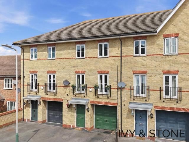 House for sale in Harold Hill, Greater London