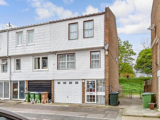 House for sale in Greater London