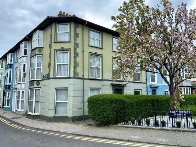 House for sale in Waun Fawr, Wales