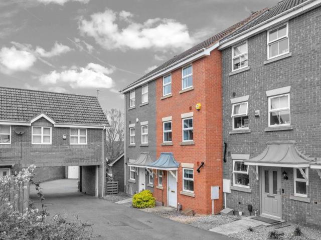 House for sale in Hamilton, Old Wharf