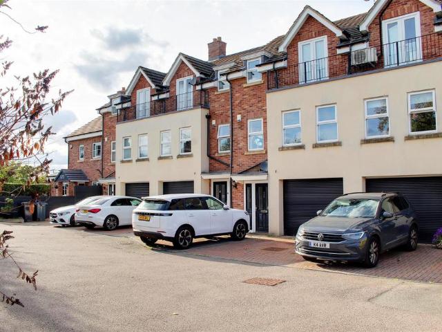 House for sale in Welham Green, Welwyn Hatfield
