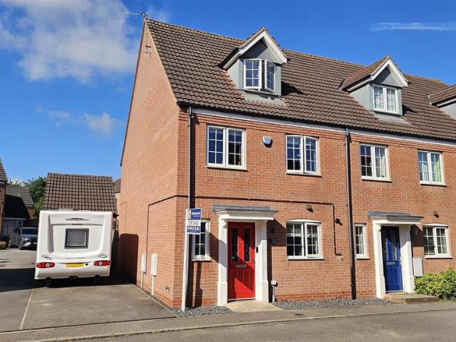 House for sale in Barton In Fabis, East Midlands