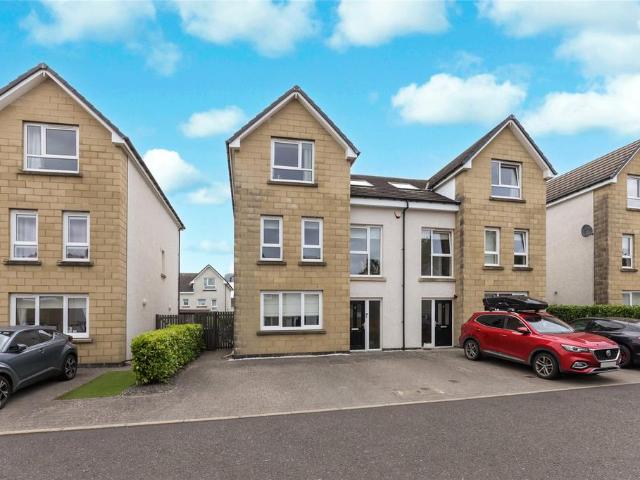 House for sale in Gardenhall, Scotland