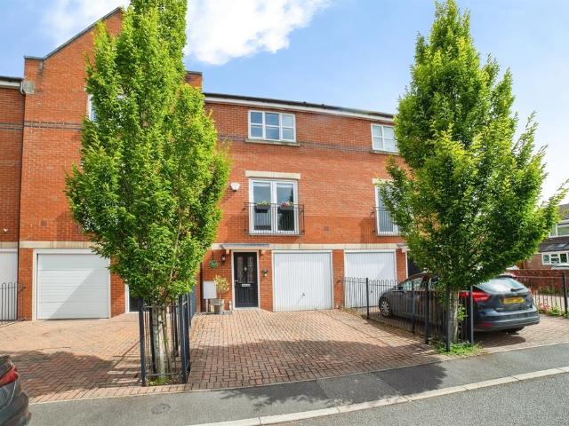 House for sale in Kedleston, East Midlands
