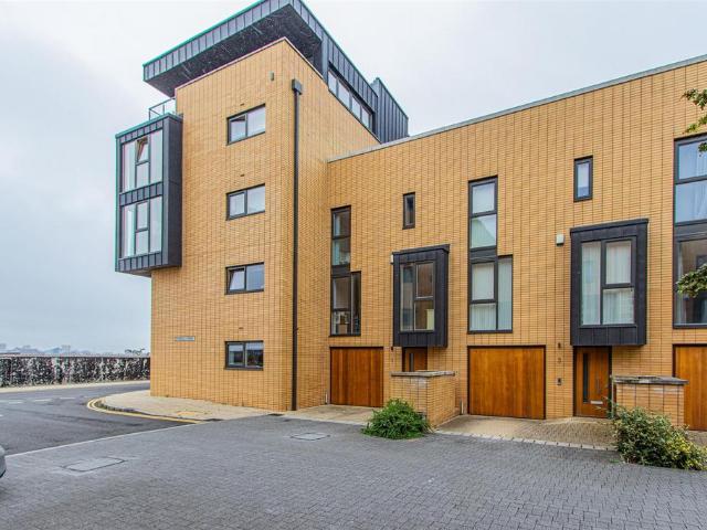 House for sale in Cardiff International Sports Village, Falcon Lodge