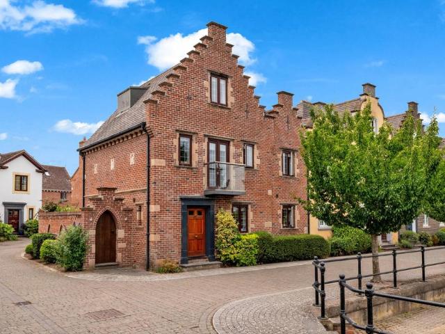 House for sale in Elmfield, Leicestershire
