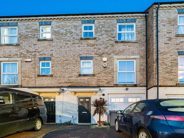 House for sale in Sudbury, Greater London
