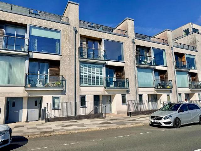House for sale in Stonehouse, Plymouth