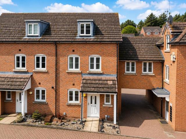 House for sale in Frogmore, Five Acres