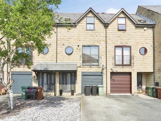 House for sale in Horsforth Vale, Farsley