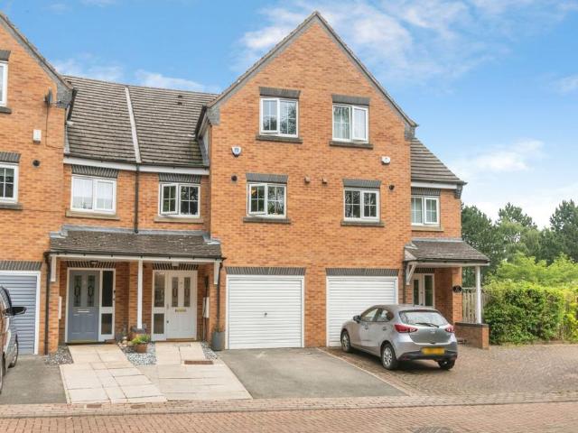 House for sale in Moor Allerton, West Yorkshire