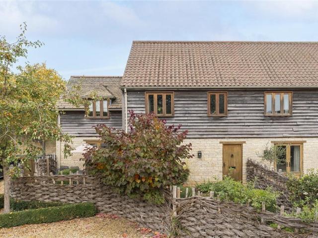 House for sale in Oundle