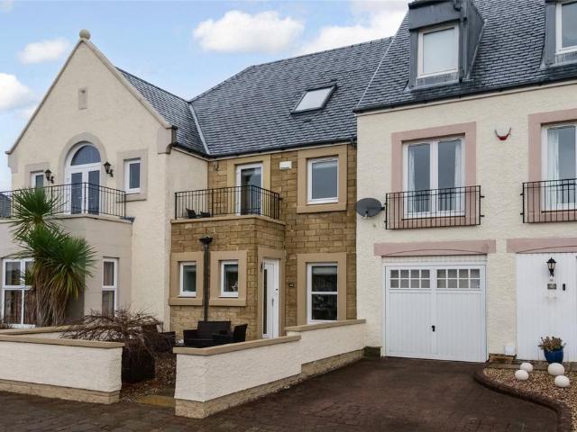 House for sale in Inverkip, Scotland