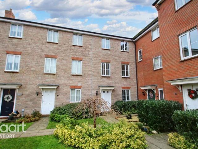 House for sale in Coedkernew, Wales