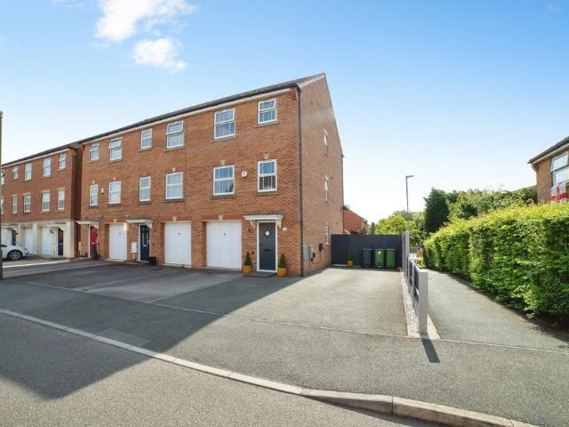 House for sale in Kedleston, East Midlands
