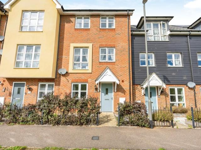 House for sale in Walton Court, Aylesbury