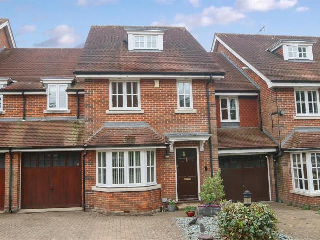 House for sale in Shenley, Hertsmere