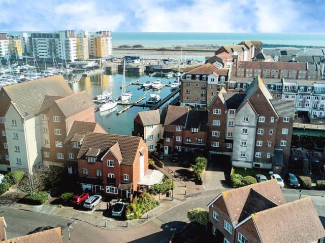 House for sale in Sovereign Harbour, Eastbourne