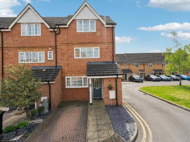 House for sale in Batchworth, Hertfordshire