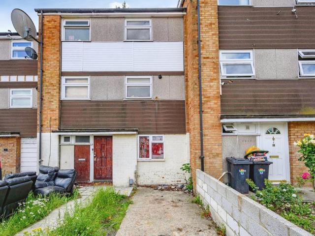 House for sale in Marsh Farm, Luton