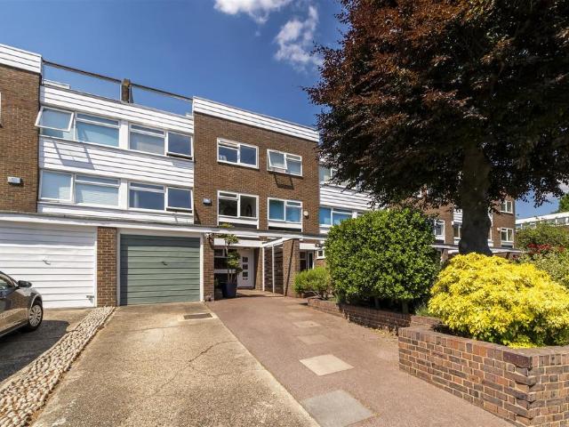 House for sale in London Borough of Ealing, Greater London