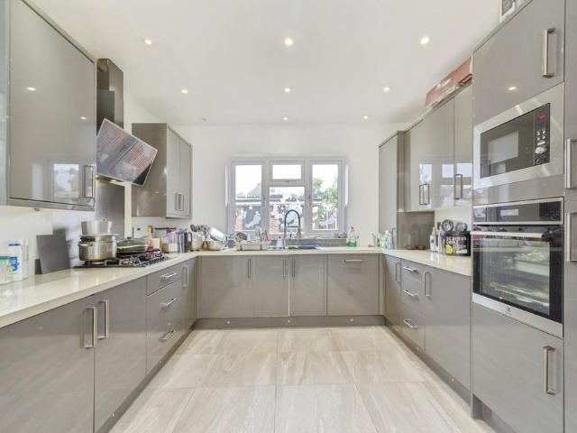 House for sale in Northfields, Leicester