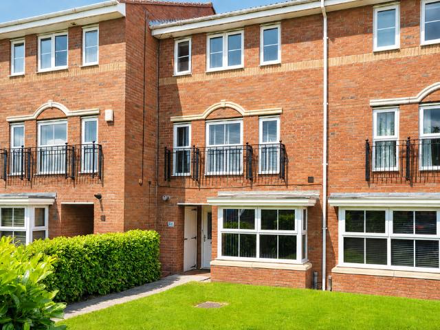 House for sale in High Field, York