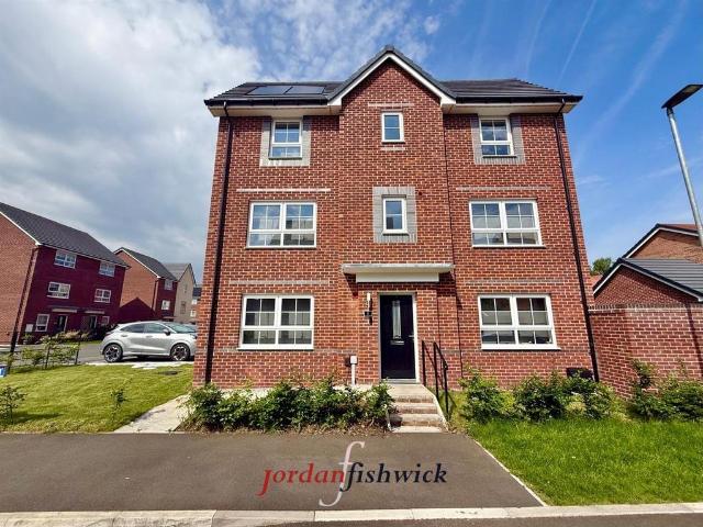 House for sale in Moss Rose, Macclesfield
