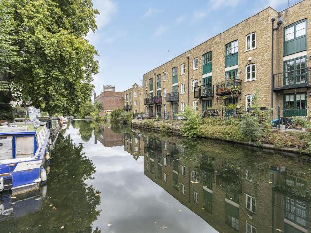 House for sale in Mile End, Greater London