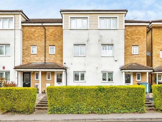 House for sale in Holywell Estate, North Watford
