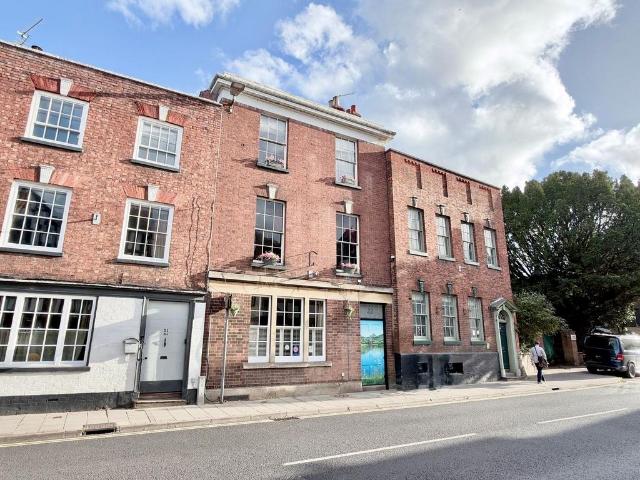 House for sale in Priors Park, Tewkesbury