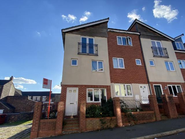House for sale in Joiner's Square, Hanley